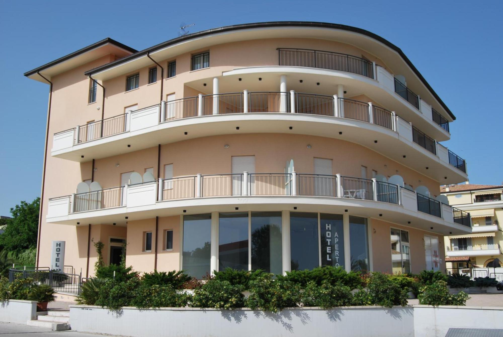 Hotel Europa Nereto Exterior foto